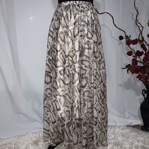 ❌SOLD      Maxi Skirt.  NWT 🏷